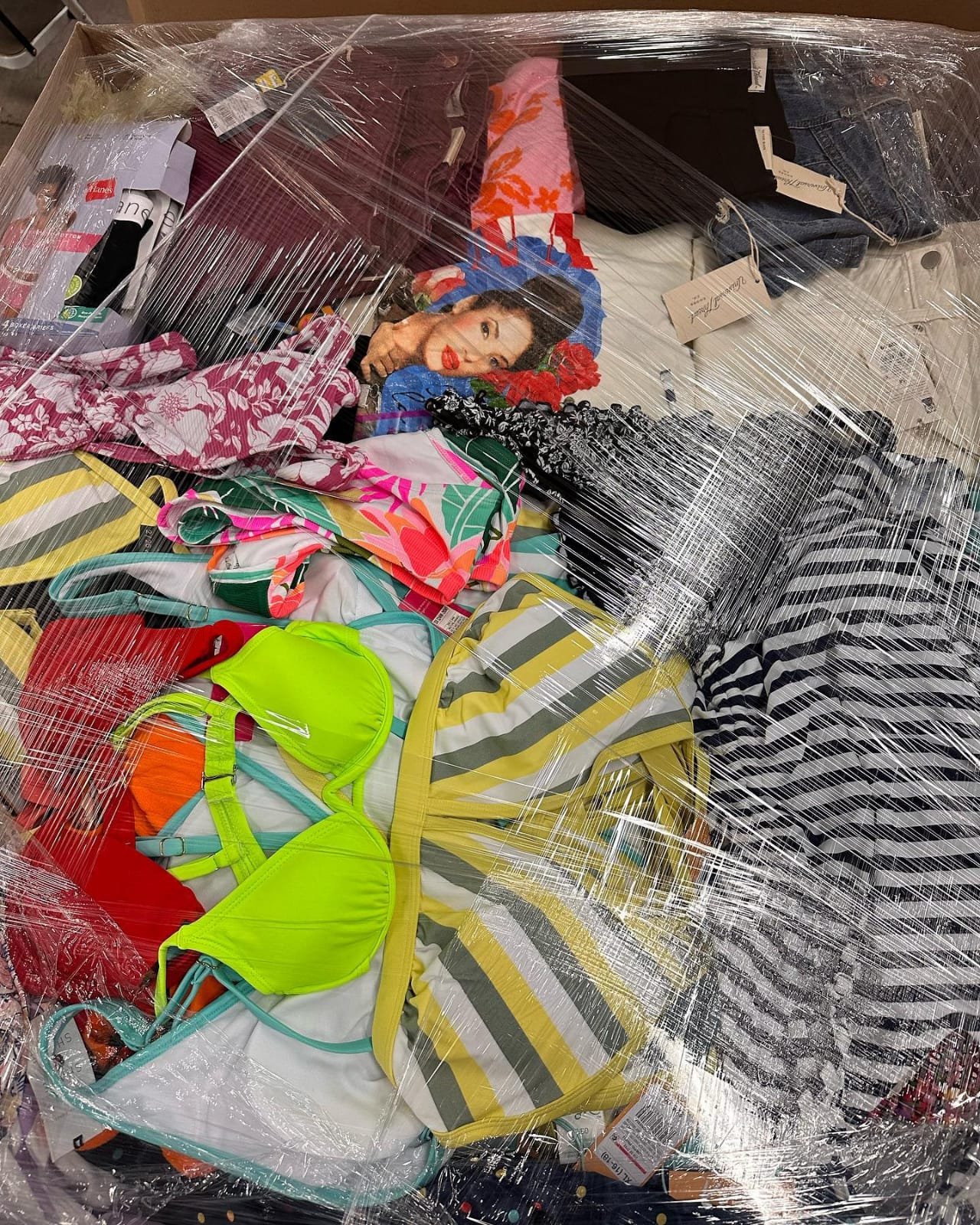 Wholesale Female Clothing | Women's Clothing Pallets