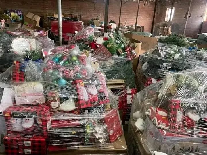 Wholesale Christmas Merchandise Pallets for Seasonal Buyers and Resellers - Image 3