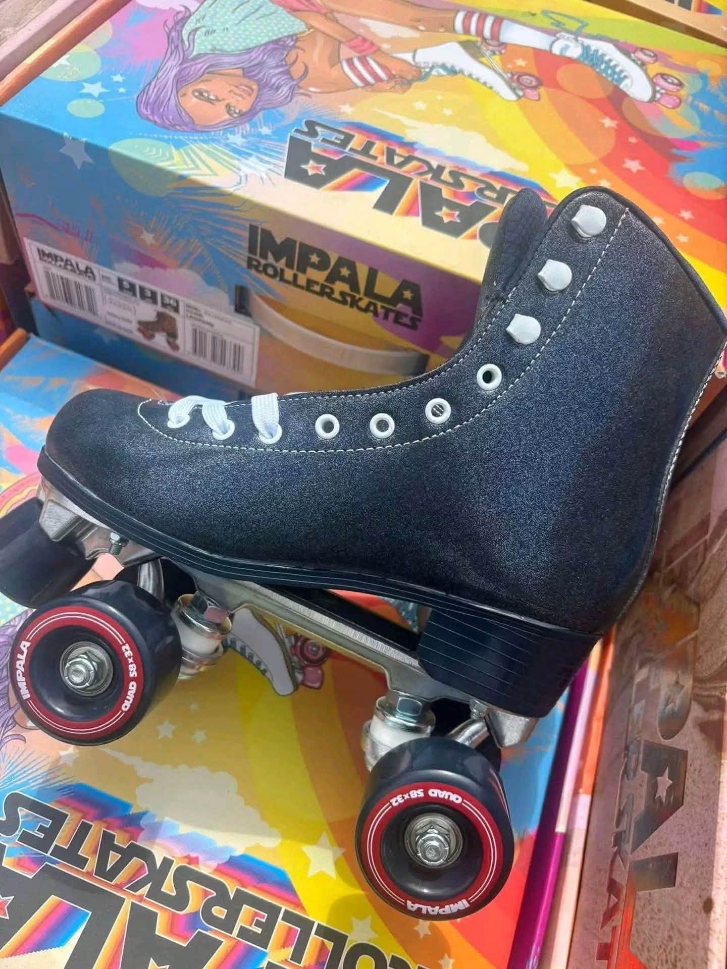 rollers skates shoes pallet - Image 3