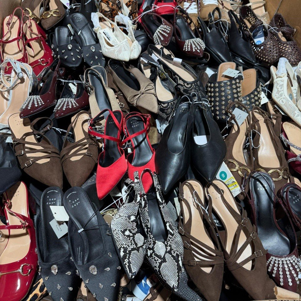 TARGET WOMEN’S SHOE PALLET - Image 3