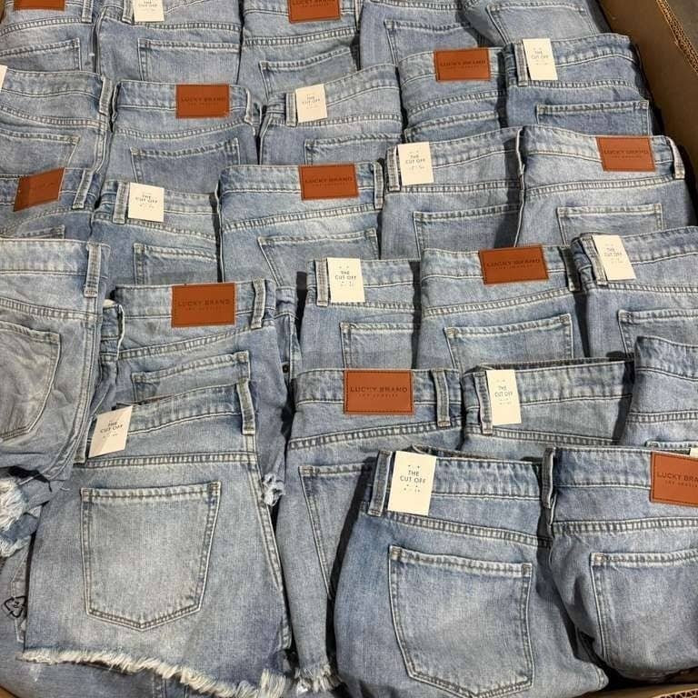 Women's clothing pallets